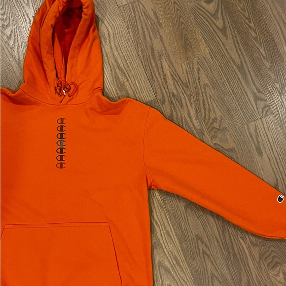 medium urban outfitter x champion orange hoodie - Picture 2 of 3
